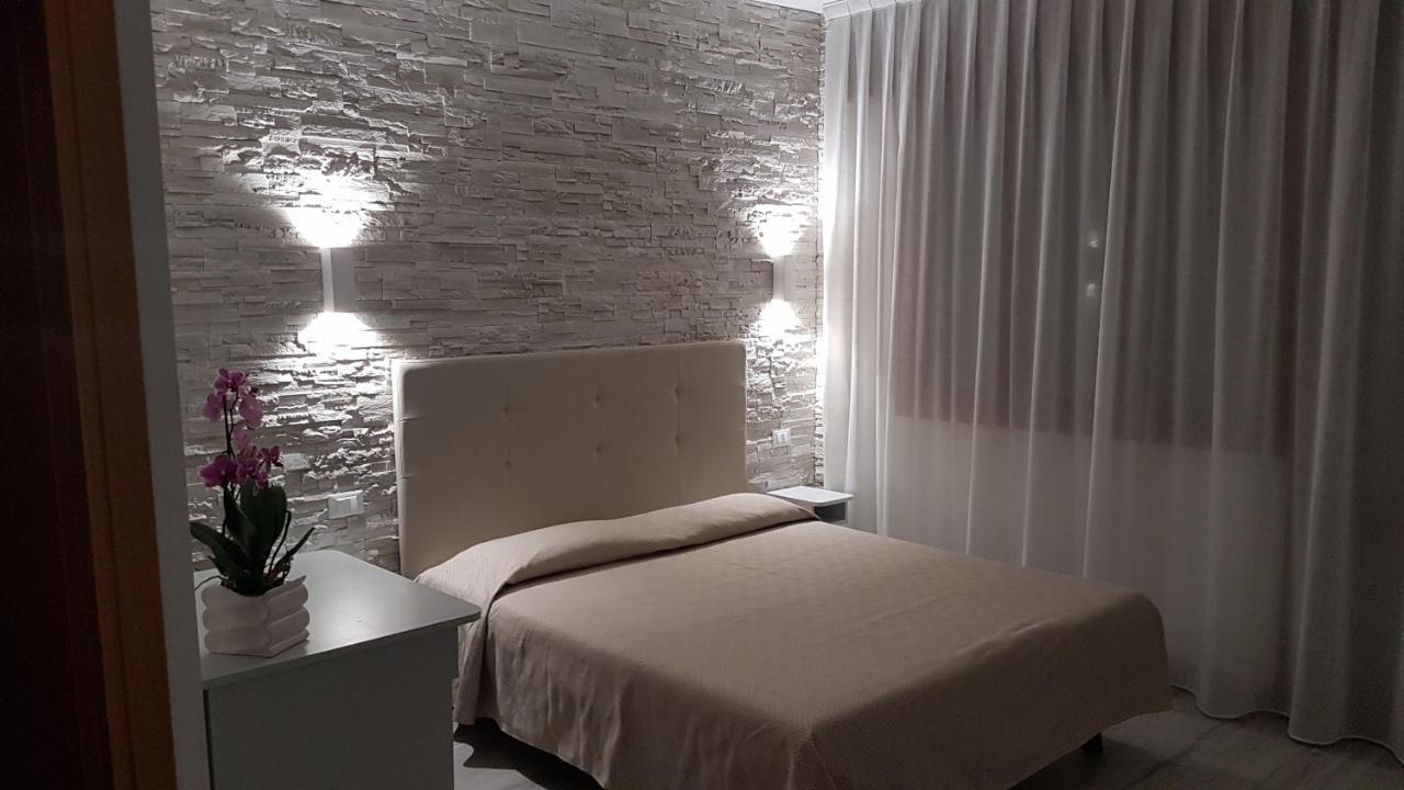 Albergo Paris Sottomarina Exterior photo