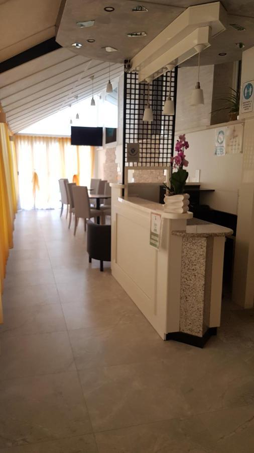Albergo Paris Sottomarina Exterior photo