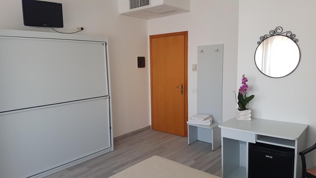 Albergo Paris Sottomarina Exterior photo